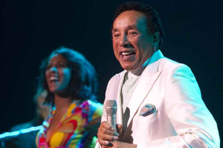 Smokey Robinson releases new solo album