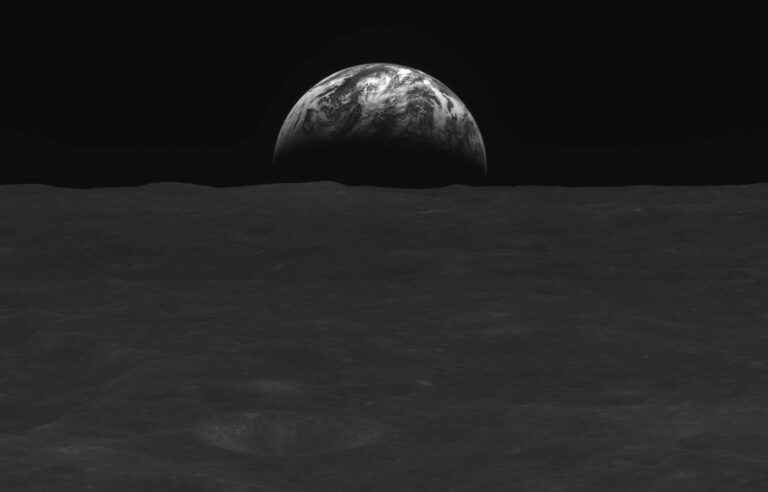 South Korea’s first lunar probe transmits images of Earth and Moon