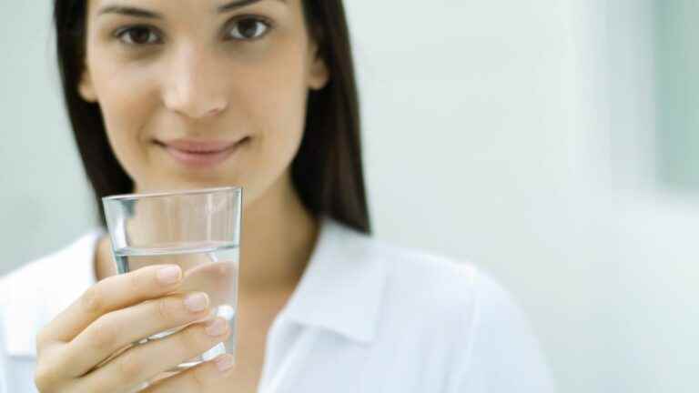 Staying hydrated leads to healthier aging, large study confirms