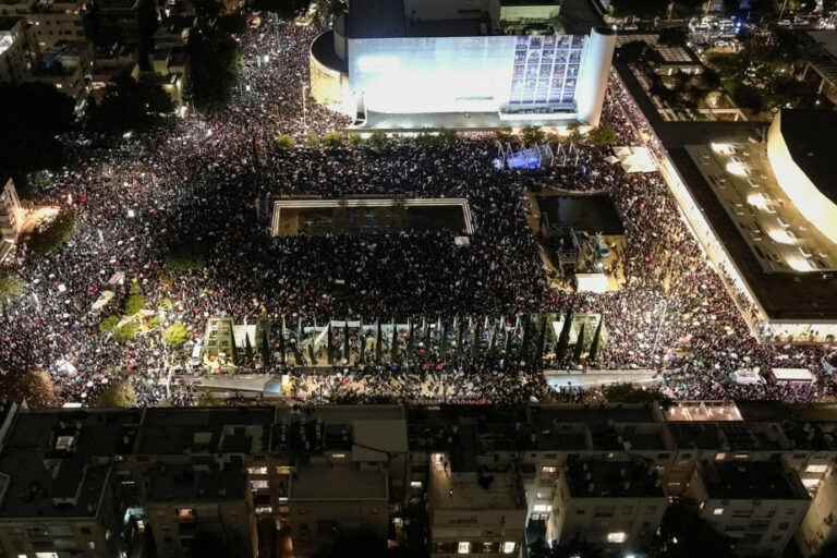 Tel Aviv |  A huge crowd demonstrates against Netanyahu and “the fascists”