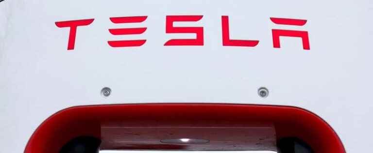 Tesla, with record profits, says it can overcome short-term uncertainties