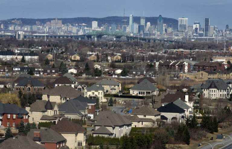 The use of a hybrid working mode seems to have influenced many Montrealers to move away from the office in favor of the suburbs.