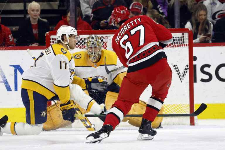 Thursday in the NHL |  Goaltender Saros makes record 64 saves in Predators win