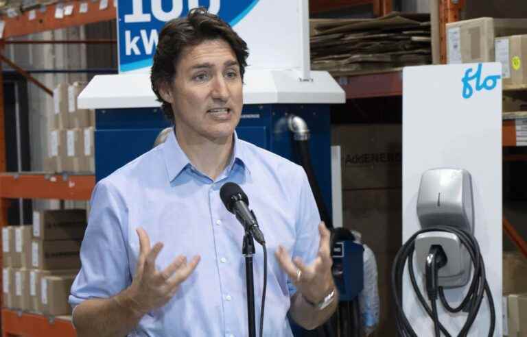 Trudeau and Poilievre jostle for the attention of Quebecers