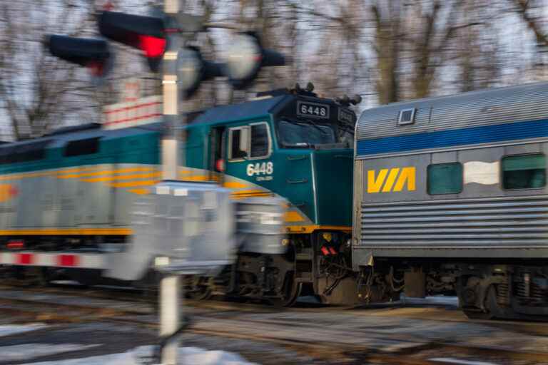 VIA Rail apologizes for holiday disruptions