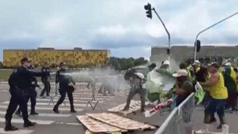 VIDEO.  Brazil: images of the assault by Bolsonarist militants against the Congress and the Presidency