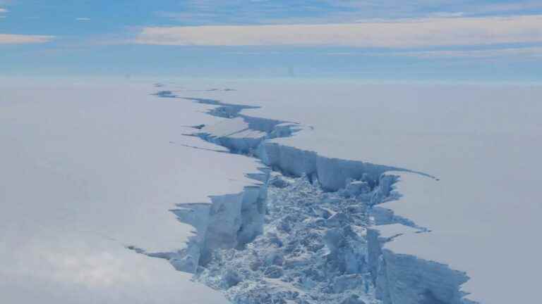 a huge iceberg, as big as 15 times the size of Paris, broke away from the pack ice