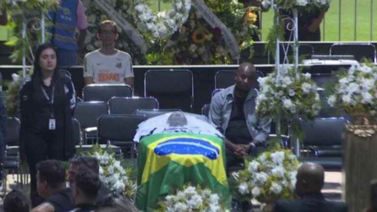 football legend to be buried privately in Santos, Brazil