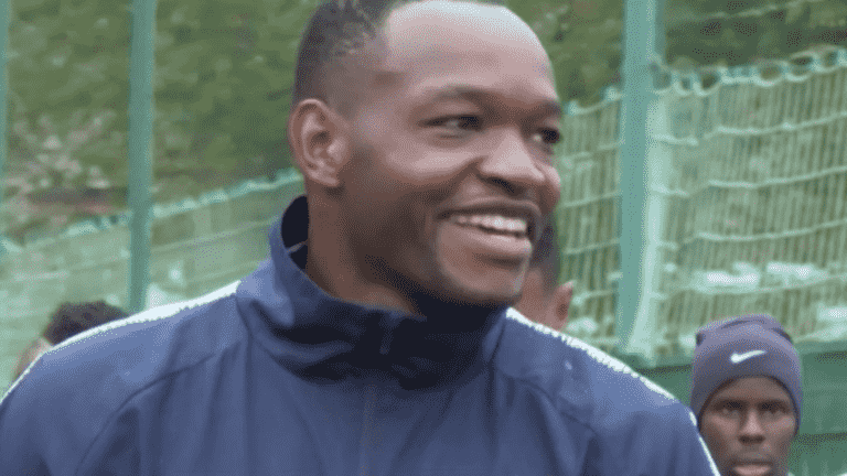 goalkeeper Steve Mandanda announces his international retirement