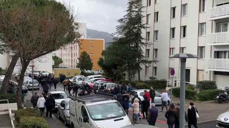 in Marseille, the response of the inhabitants against the dealers