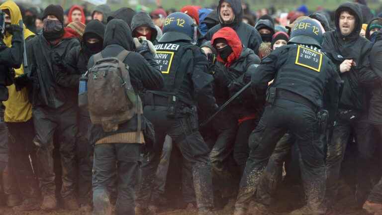 incidents break out between police and anti-coal protesters in Lützerath, where Greta Thunberg went