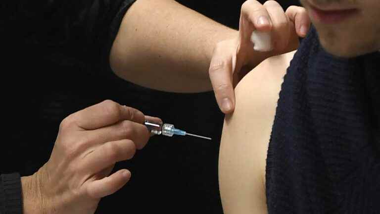 six cases of meningitis detected including one fatal, young people called to be vaccinated