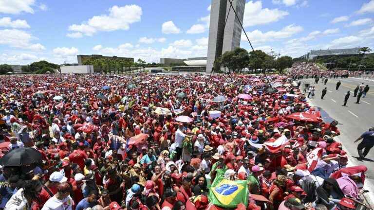 the inauguration of Lula, back 12 years after leaving power, takes place under tight security in Brasilia