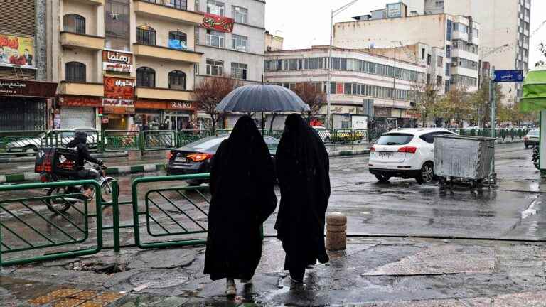 the police resume the controls of the wearing of the veil, suspended after the death of Mahsa Amini