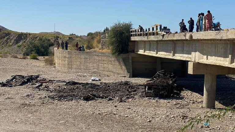 two accidents kill at least 51 in the west of the country