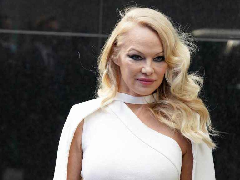 victim of sexual abuse from her child babysitter, Pamela Anderson makes a huge revelation!