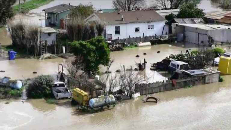 what are the atmospheric rivers that ravage California?