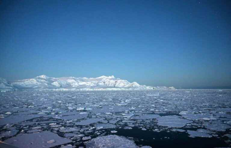 Antarctic sea ice breaks new melting record