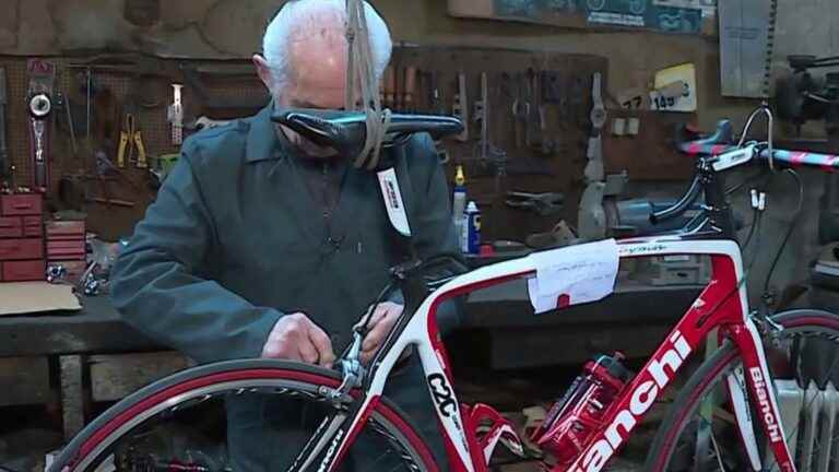 Ardennes: at 86, Mario Bonotti still repairs bikes!