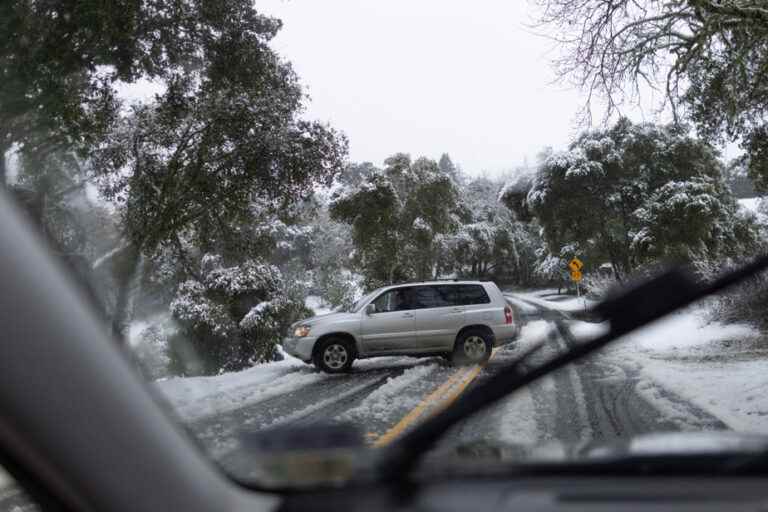 Blizzard causes snowfall in California