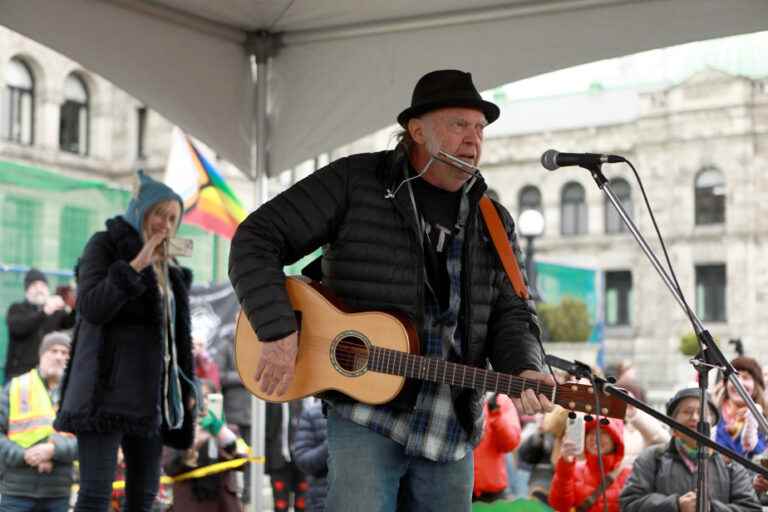 British Columbia |  Neil Young performs at a protest against deforestation