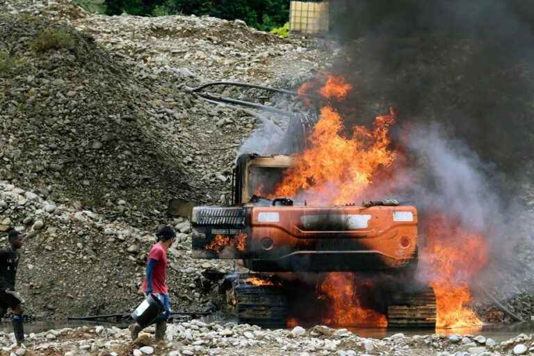 Colombia |  Illegal jungle gold mines in the sights of the armed forces