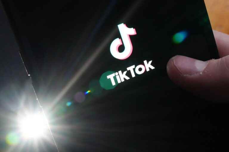 Federal agencies must ban TikTok from their devices within 30 days