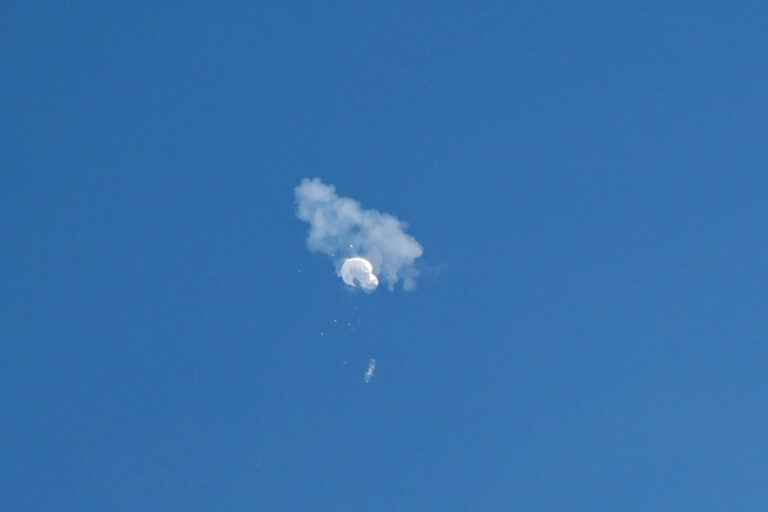 Fighter jet shoots down Chinese spy balloon off South Carolina