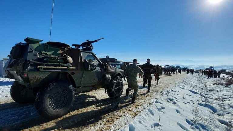 French soldiers “on the front line” with NATO in Romania to “respond to any threat”