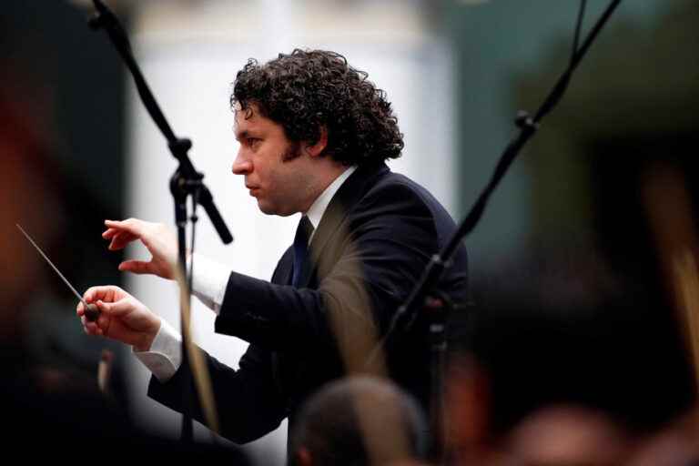 Gustavo Dudamel will conduct the New York Philharmonic from 2026