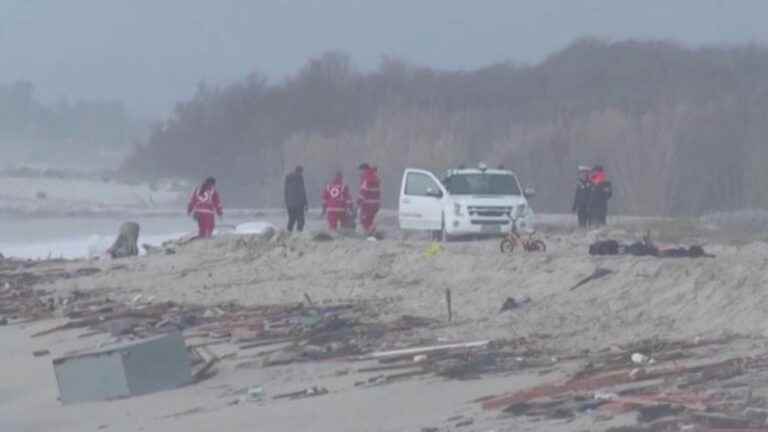 Italy: dozens of migrants die in the sinking of their boat