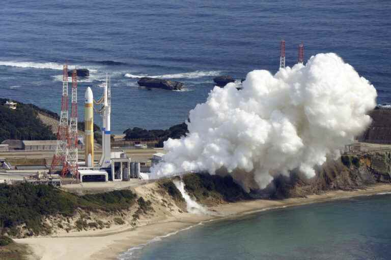 Japanese new rocket model fails to take off