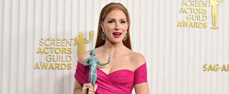 Jessica Chastain ‘a little embarrassed’ for tripping at SAG Awards