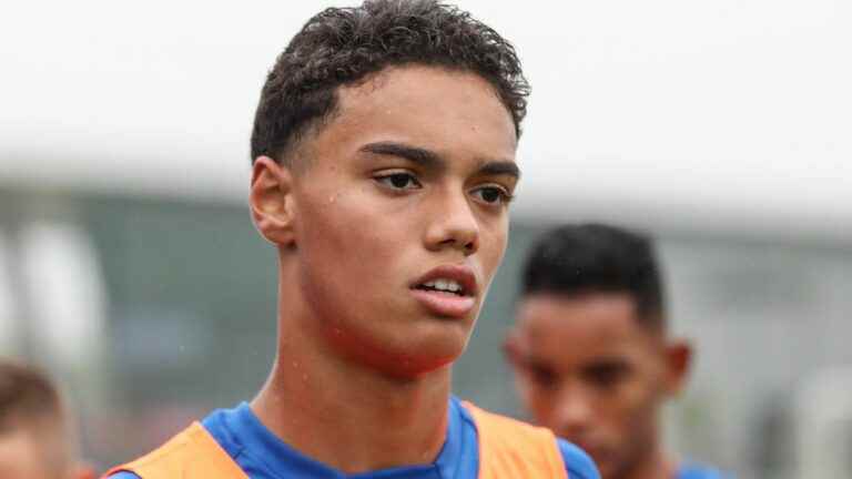 Joao Mendes, son of Brazilian star Ronaldinho, signs with FC Barcelona