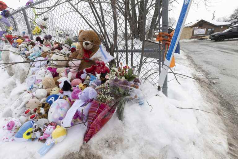 Laval tragedy |  Public transit paused to observe a minute of silence