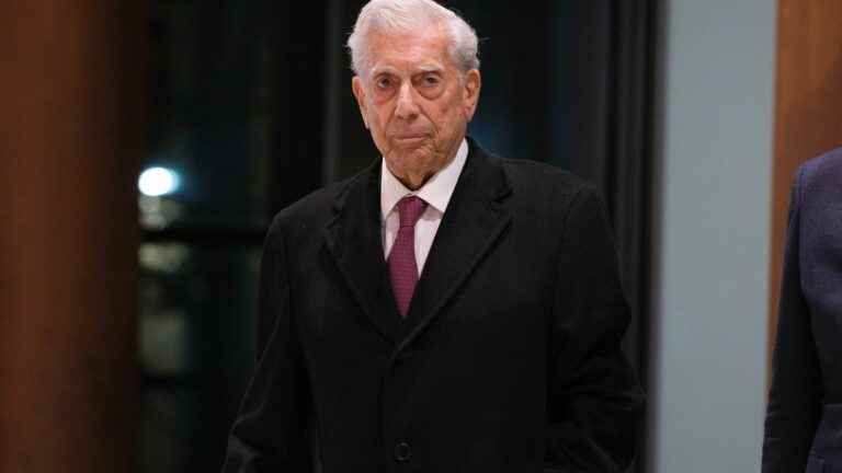 Mario Vargas Llosa, Nobel Prize for Literature 2010 enters this Thursday at the French Academy