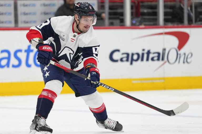 NHL |  Dmitry Orlov and Garnet Hathaway head to Boston