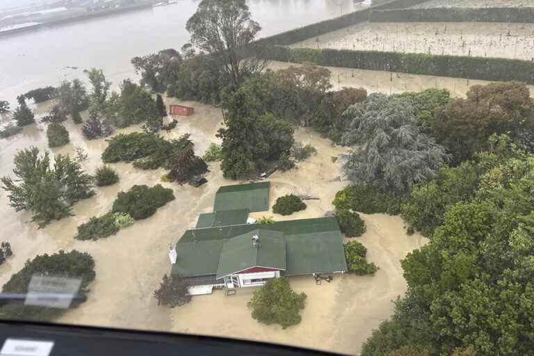 New Zealand |  Hurricane Gabrielle kills three