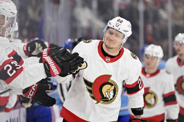 Nikita Zaitsev is traded from the Senators to the Blackhawks