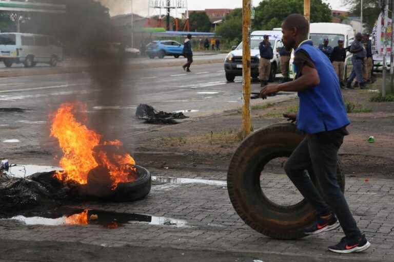 No power and no more water: South Africans are cracking up