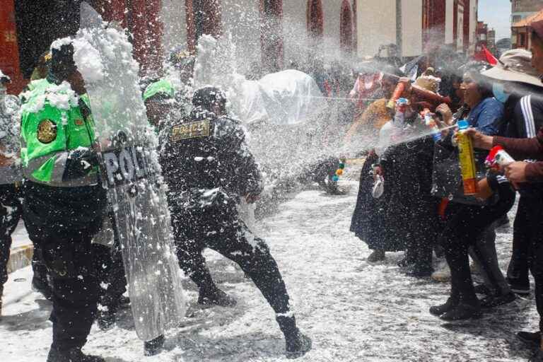 Peru |  Anti-government protest turns into carnival party