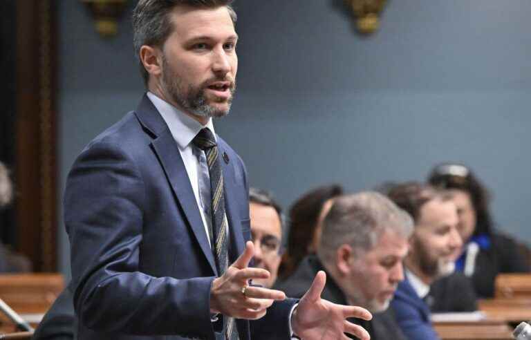 QS wants to regularize people without status in Quebec