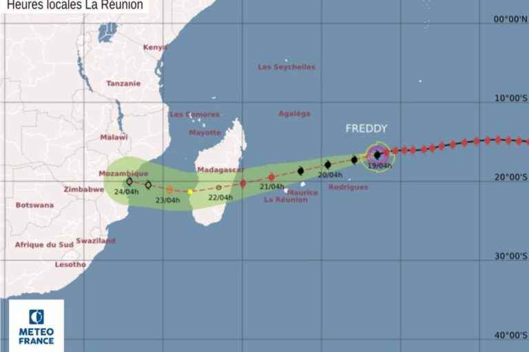 Reunion on orange alert as very intense tropical cyclone Freddy approaches