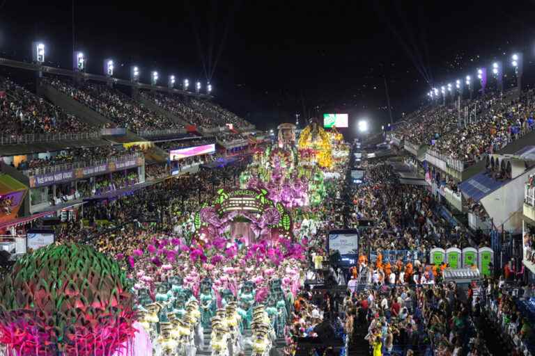 Rio de Janeiro |  Splendor, fantasy and emotions for the first carnival parades