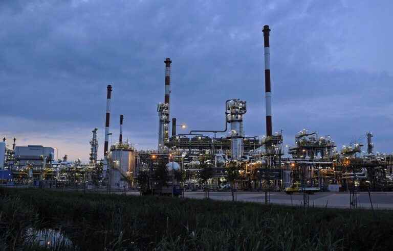 Russia stops delivering oil to Poland through Druzhba pipeline