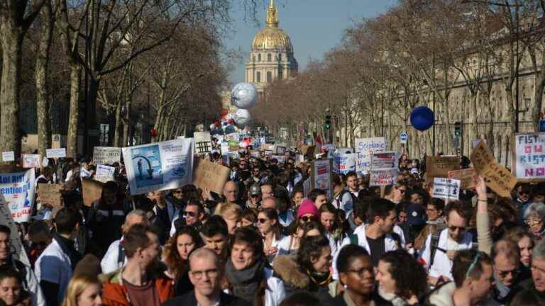 Several thousand liberal doctors demonstrate in Paris for better treatment