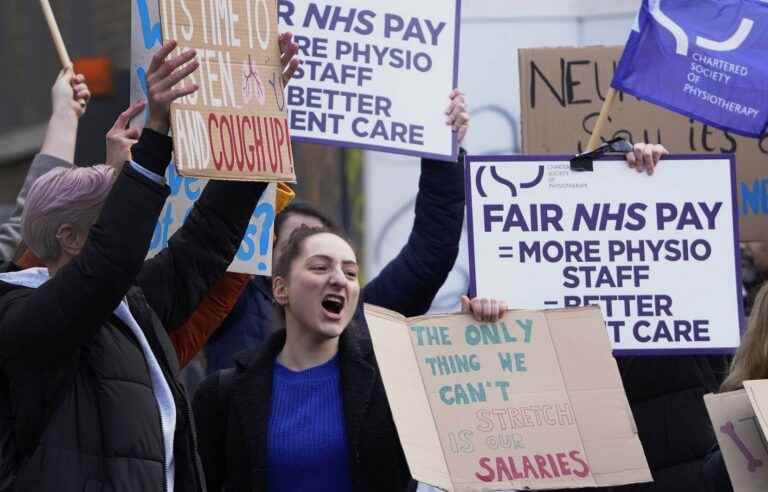 Strike by paramedics and university staff continues in the UK