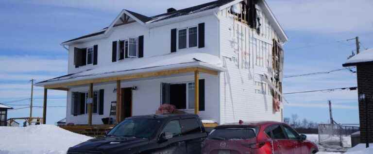 Struck by the 2021 tornado, a Mascouche family sees their house burn