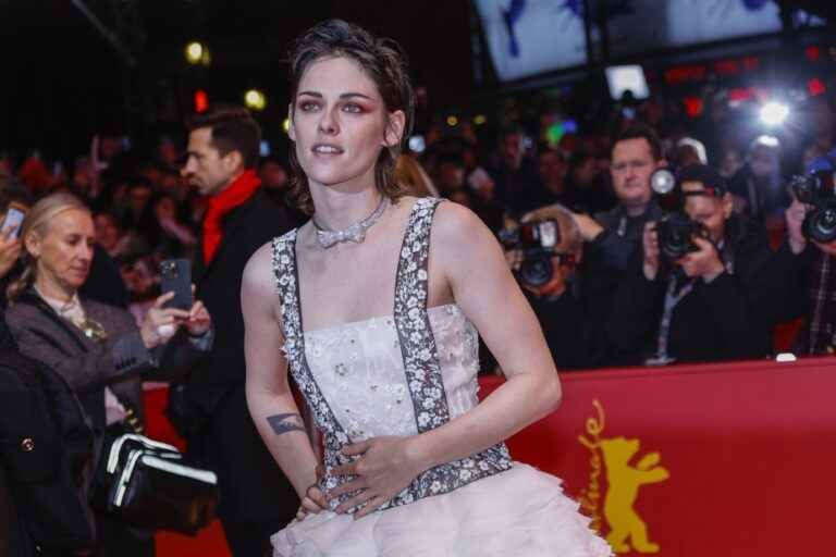 The Press at the 73rd Berlinale |  Kristen Stewart is shaking