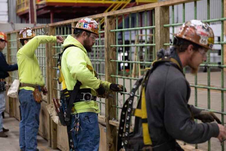 US manufacturing activity down for third straight month